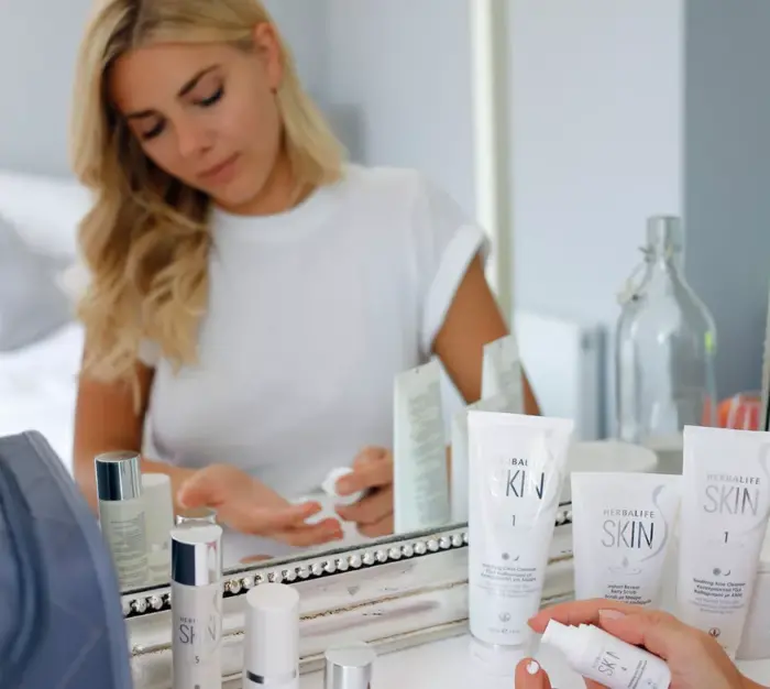 ​​Herbalife SKIN Nemlendirici Göz Kremi​